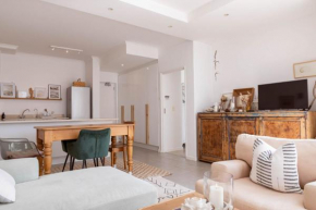 Boho Stays Empire Apartment